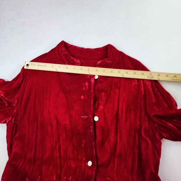 Vintage Opera Coat Red Velvet 12 White Pearly Buttons Quilted Soft Classy Long - Picture 10 of 14